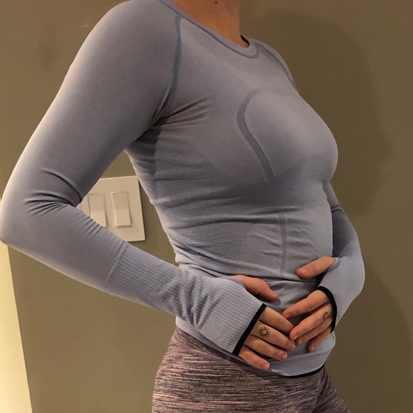 Lululemon long sleeve breathable top